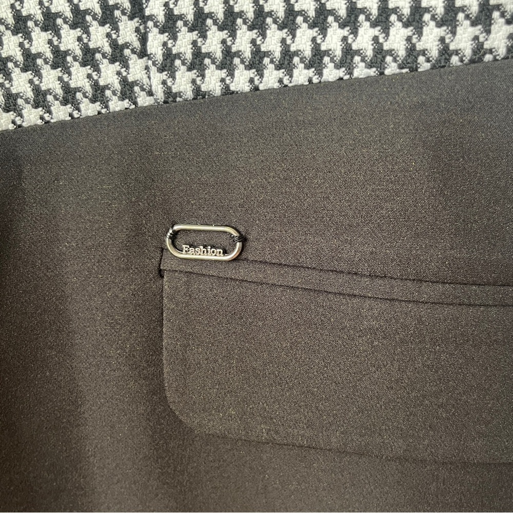 Stylish Black and White Houndstooth Women's Blazer - Picture 3 of 13